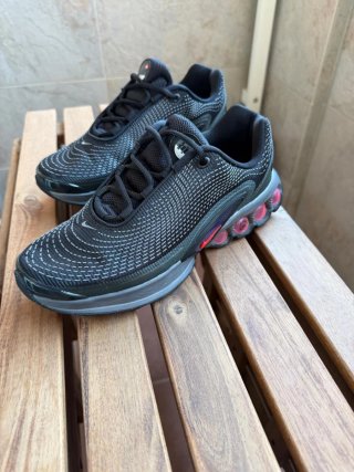 Nike Air Max Dn Negro y Rosa