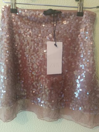 Falda corta de lentejuelas Zara