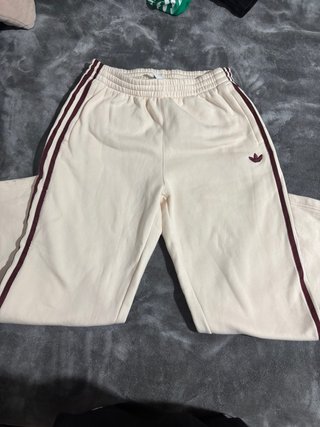 Pantalón chándal Adidas beige