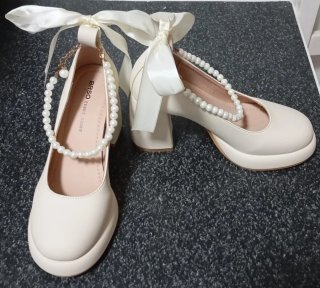 Zapatos de Tacón Beige BRSO