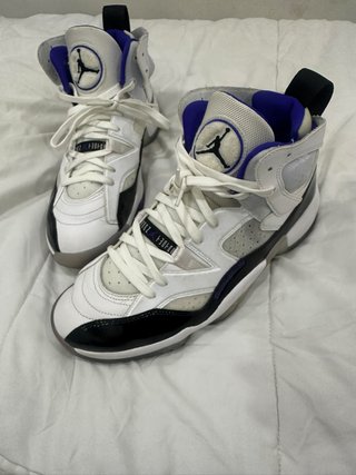 Zapatillas Jordan Morado Blanco