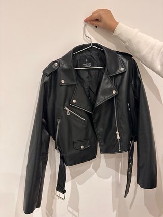 Chaqueta Biker Cuero Stradivarius Negra