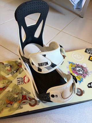 Tabla Burton de Snowboard con Fijaciones Burton