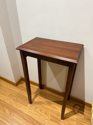 Mesita auxiliar de madera