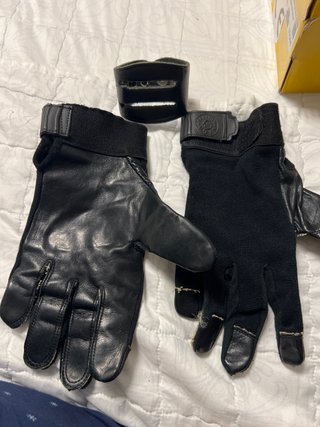 Guantes de Cuero y Tela Negros