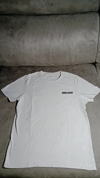Camiseta blanca Shein GOOD LUCKY