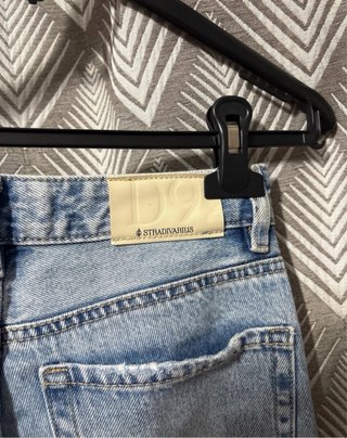 Calças jeans azuis largas