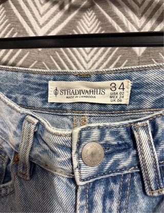 Calças jeans azuis largas