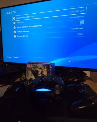PS4 Slim 1tb + 3 controller + 11 giochi + dock
