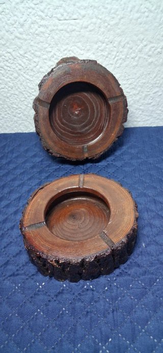 2 Ceniceros de Madera Rústica