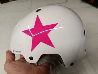 Casco infantil Btwin blanco con estrella rosa