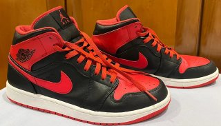 Air Jordan 1 Mid Alternate Bred (2022)