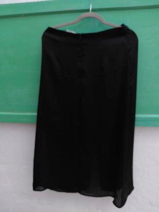 Falda larga negra
