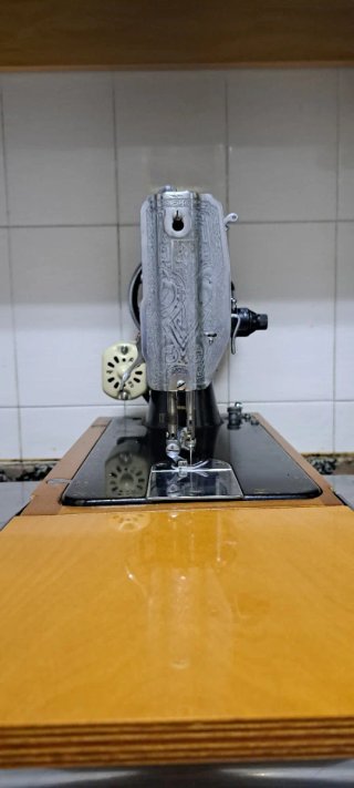 Máquina de coser antigua SIGMA Modelo A Con Motor