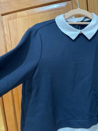 Camisola com gola e punhos brancos