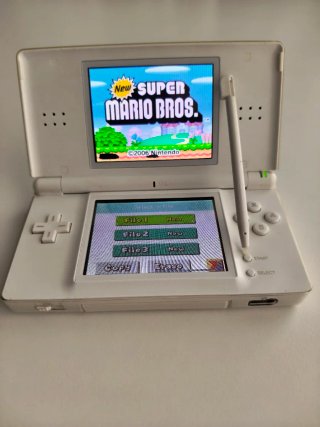 Nintendo DS Lite Bianca + Stilo + Gioco New
