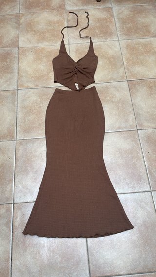 Conjunto Marrón Top y Falda Sirena XS