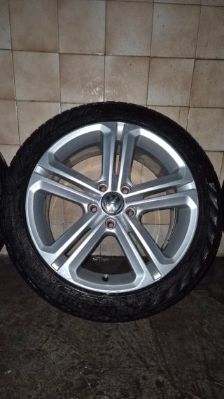 Llantas con neumáticos R Line Volkswagen