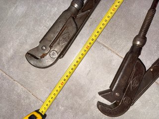 Herramientas de plomería: llaves varias