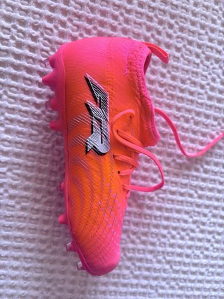 Botas de fútbol Puma niño naranja/coral. Número 30