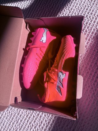 Botas de fútbol Puma niño naranja/coral. Número 30
