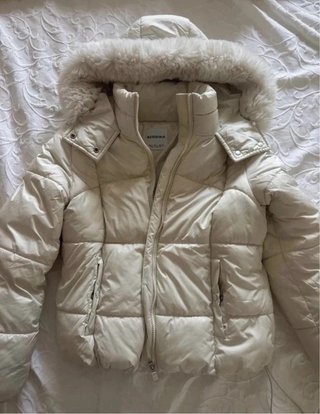 Chaquetón de invierno blanco Bershka