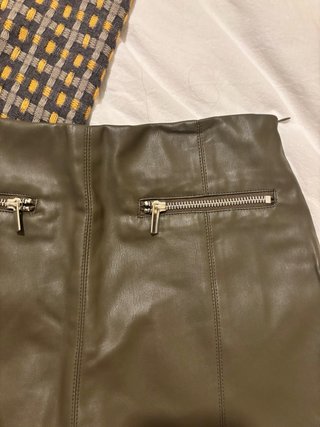 Falda pantalón polipiel Stradivarius