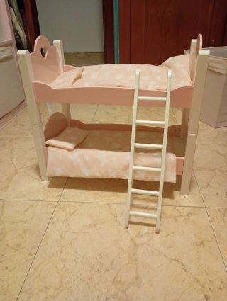 Literas de madera para muñecas