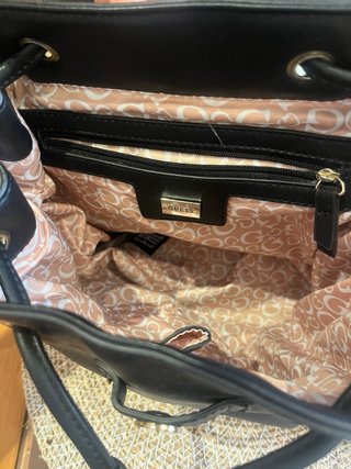 Mochila Guess Negra