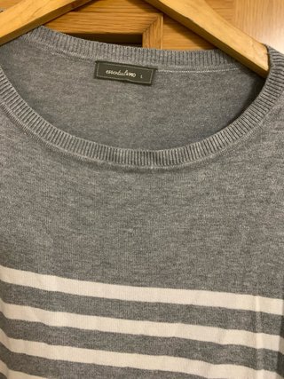 Camisola de malha às riscas