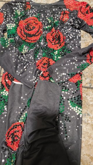Mono elástico con pedrería y estampado floral