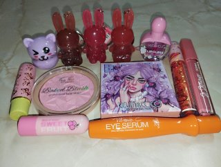Lote maquillaje: labiales, rubor, polvo