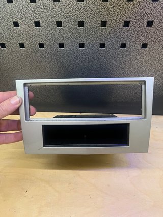 Embellecedor Radio Opel Corsa/Astra 2005-2012