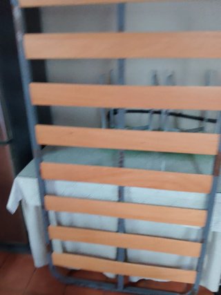 Somier de madera y metal
