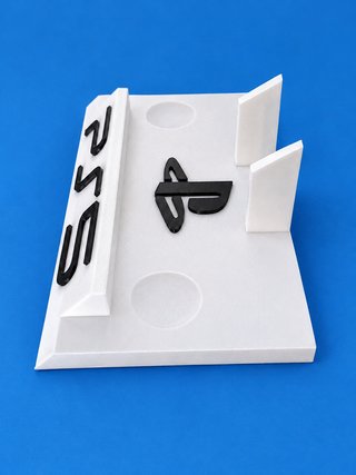 Expositor mando PS5 DualSense soporte 3D PLA