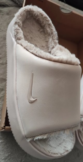 Chanclas Nike de Invierno con Pelo.