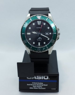 Casio MDV-106B-1A3 Hulk Marlin Duro NUEVO