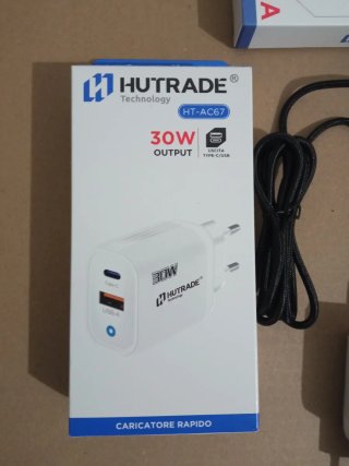 Caricabatterie HUTRADE + 2 Cavi USB-C