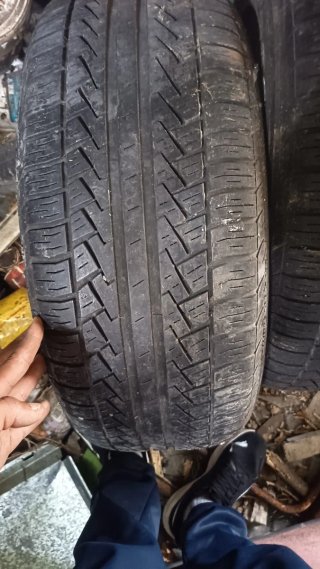 Neumáticos 235/55/17 dispongo de las 2