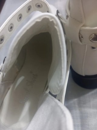 Botines Blancos con Tachuelas Sweet Shoes