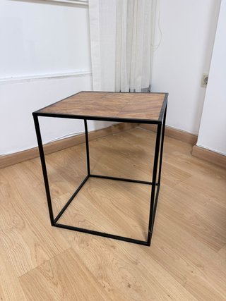 Mesa auxiliar cuadrada negra