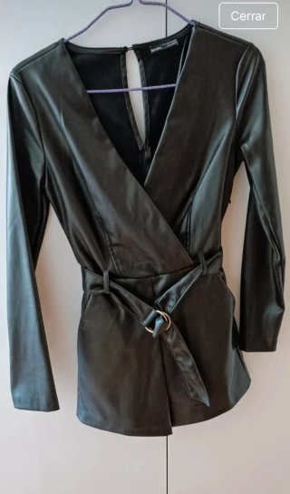 Mono cuero Bershka negro XS