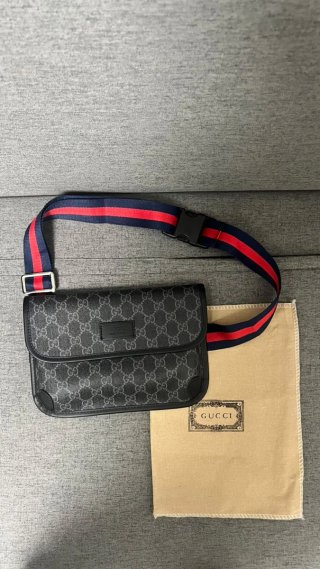 Riñonera Gucci GG Supreme Negra