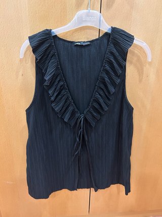 Camisa Zara Negra con Volantes
