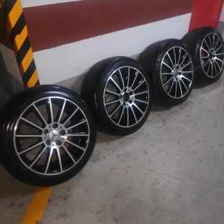 Llantas 17 con neumáticos 90%