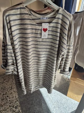 Jersey de rayas gris y blanco