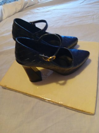 Zapatos de tacón negros con cierre