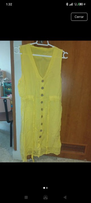 Vestido amarillo botones y encaje