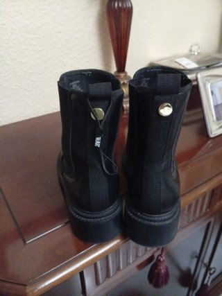 Botines nuevos planos de piel negros Zara Talla 40