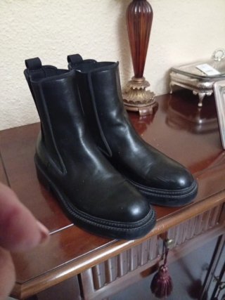 Botines nuevos planos de piel negros Zara Talla 40